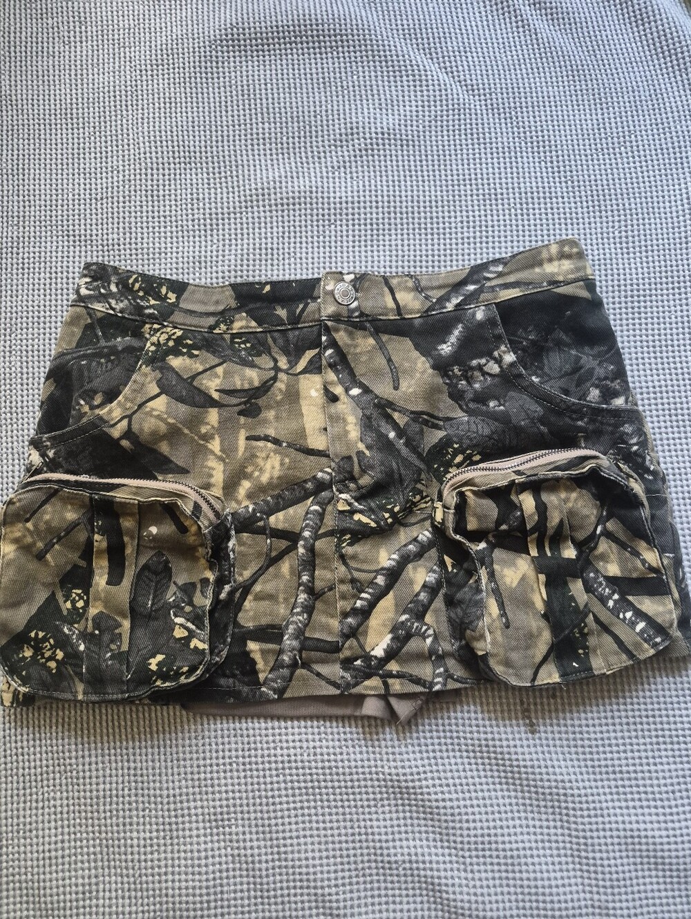 French Kiss Camo Realtree Utility Cargo Skort Shorts Size M Y2K Gorpcore